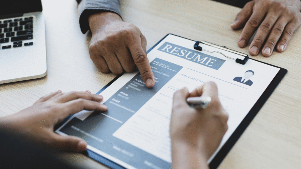 Optimization Tips to Professionally Write Your Mid-Career Resume. - Career Sprout